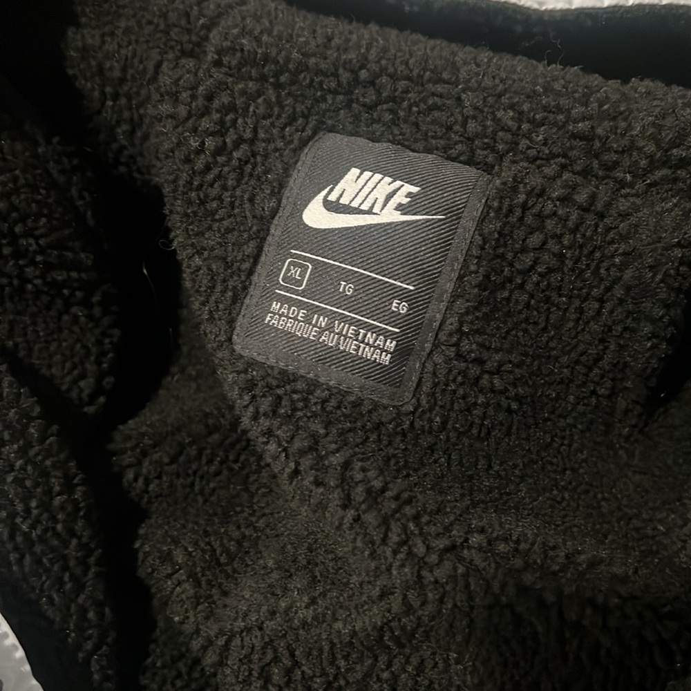 Nike Jacket - Picture 3 of 4